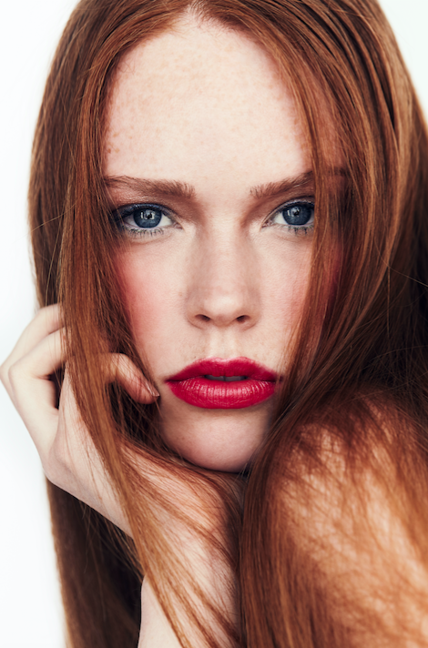 alexandramadar: Staring contest, anyone?  Model - Alexandra Madar Photographer - Joy Wong  Klas