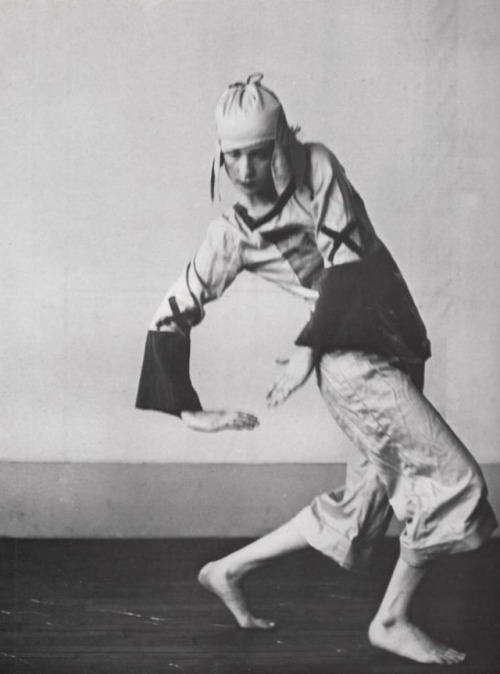 Berenice Abbott. Lucia Joyce dancing (1920′s)