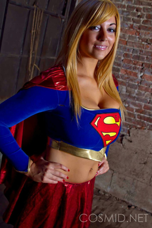 Sex cleavage:  (via Cosplay : Tasha Cole Supergirl pictures