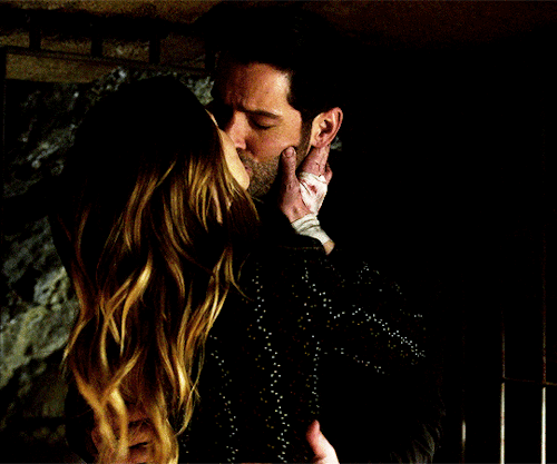 bidoctor:#Lucifer’s forehead crinkle when he kisses Chloe as if he’s melting into her