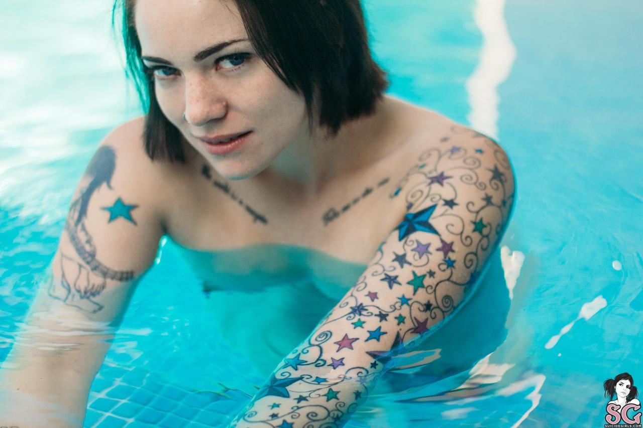 suicidegirlslover:  Salliss Suicide