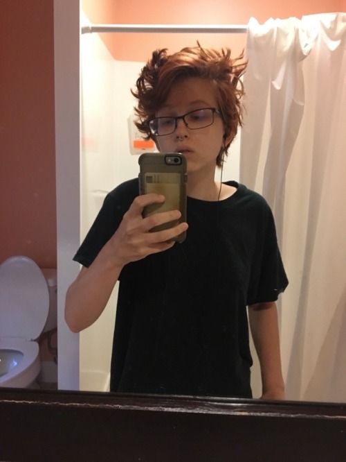 shittydayrealestate:good morning from me &amp; my anime hair