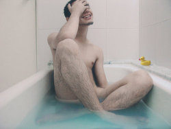 delicatesexandlove:  roughsmut:  Mens legs….*swoons*   