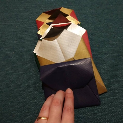 Pochettes en origami pour demain à la fête de l'école japonaise du Nord Pas-de-Calais. Passez me voi