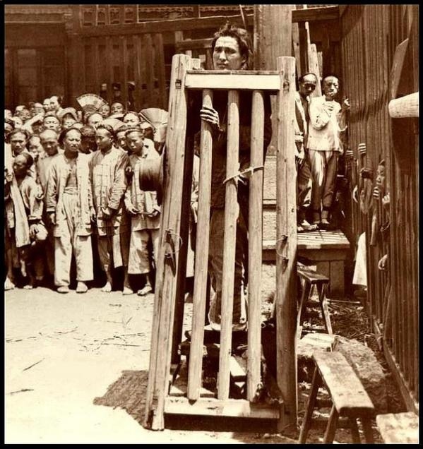 This prisoner&rsquo;s feet rest on pieces of wood or stone, which would have