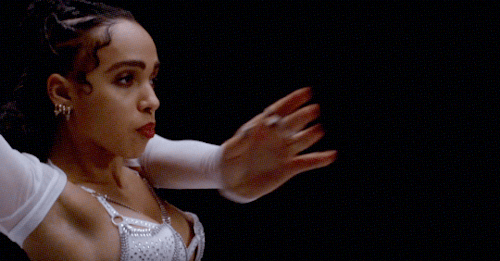 ipodmini:  FKA twigs - M3LL155X 