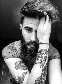 beardsplustattoos:    I met him through a dancerDidn’t know he was a tropical chancer  