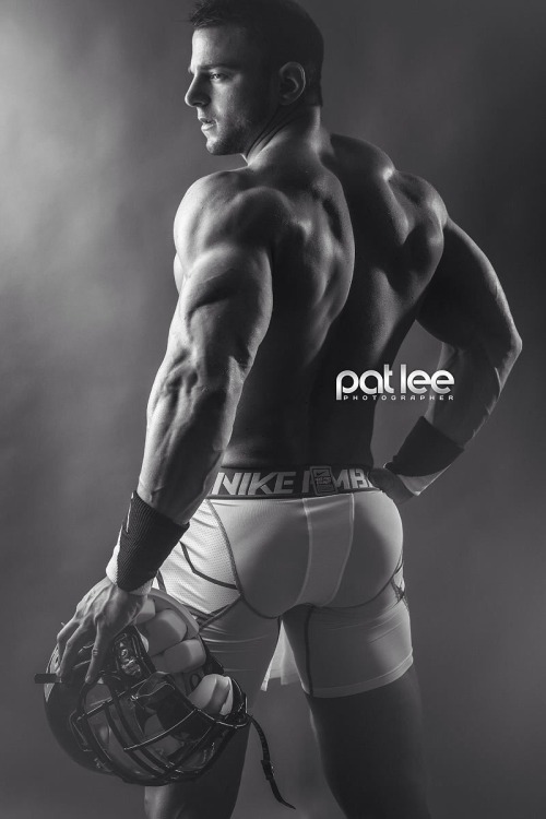 barbellsandbuttholes:  sportslife76:Eric Janicki by Pat Leehttp://sportslife76.tumblr.com His bicep insertions are insane