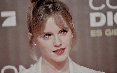 ninadormer:Emma Watson on Colonia Berlin Premiere on February, 05