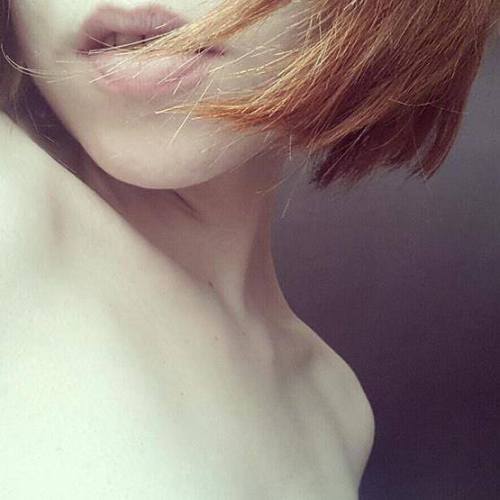 porcelaintear:  How lovely her naked pale skin is. 