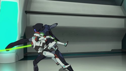 kxnexes:LOOK AT KEITH CRADLING PIDGE IN HIS ARMS SO SHE DOESN’T GET HURT! HE’S SUCH A GO