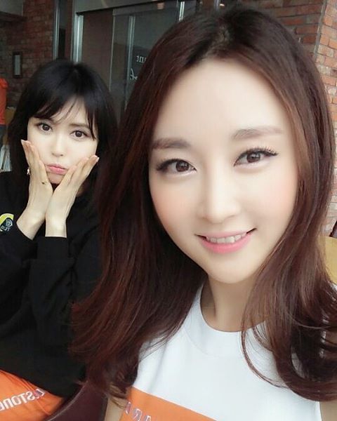 Selfie of Eun Bin and Kang Yui