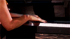 dreamingwithgaga:  Lady Gaga - Speechless (The Monster Ball Tour at MSG) 