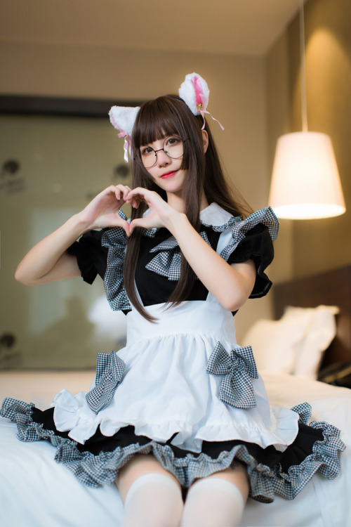 maid costume