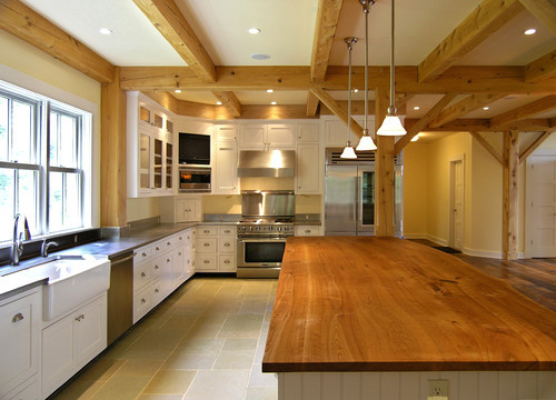 georgianadesign:  Farmhouse kitchen in Vermont. Perkins Smith Design Build.