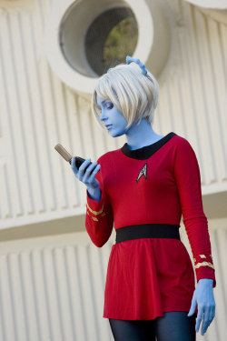 thehappysorceress:  ceebee-eebee:  maxasaurus:  I am kind of obsessed with chonastock’s Andorian cosplay.  You’re not the only one. It’s AMAZEBALLS.  That’s…kind of perfect, really. 