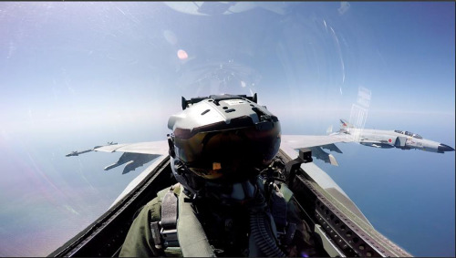 This is how America’s Navy takes a selfie!