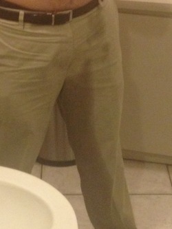 str8enuretic:  Wrong day to wear khakis to