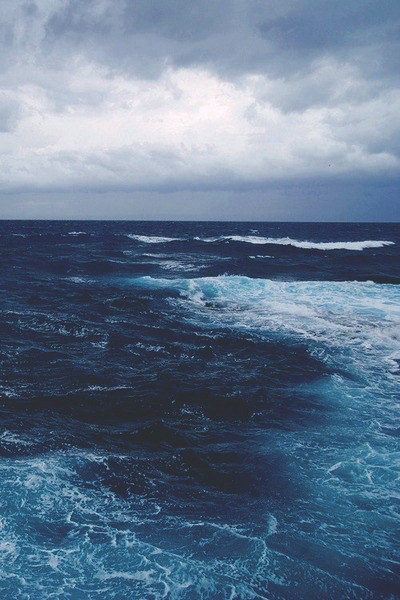 magics-secrets:  ocean waves