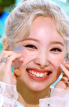 NAYEON Inkigayo, 220626