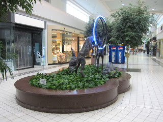 djbandwidth:  Biltmore Mall, Asheville North Carolina. The death of palm paradise-