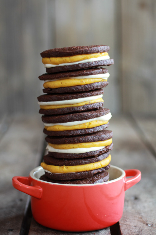 sweetoothgirl:Double Stuffed Pumpkin Pie Oreos