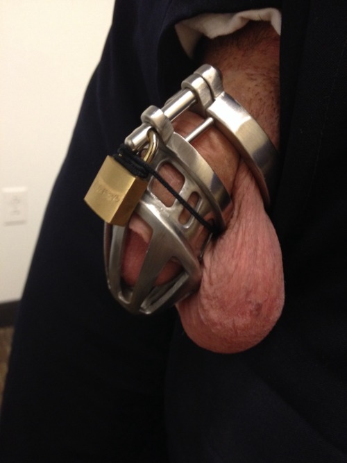 newlychasted:  11-11-14…otherwise known as Day 21!!! I can’t believe I’ve made it 3 whole weeks without an orgasm and with 24/7 lockup. I’ve been uncaged for about an hour and a half in 3 weeks!  I’ve been through all of the stages of chastity