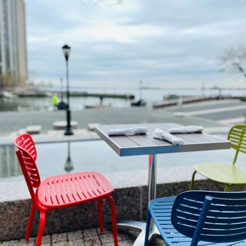 Spring is in the air&hellip;.#nyc #newyork #newyorkcity #batterypark #batteryparkcity #cafes #re