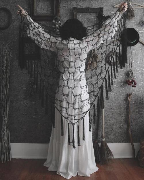snootyfoxfashion: Black Lace Shawl Wrap from thepalecorvus