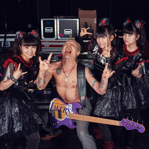 Red Hot ChiliPeppers‏@ChiliPeppersPleased to have @BABYMETAL_JAPAN &amp; @jackironsmusic as support 