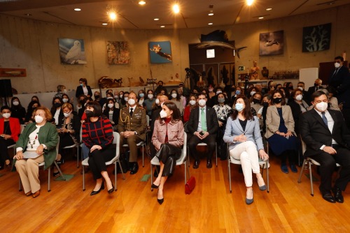 February 8, 2022: Queen Letizia held a meeting with women scientists and entrepreneurs. “Breaking gl