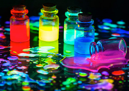 endless-cliff:  NEON LIGHTS.
