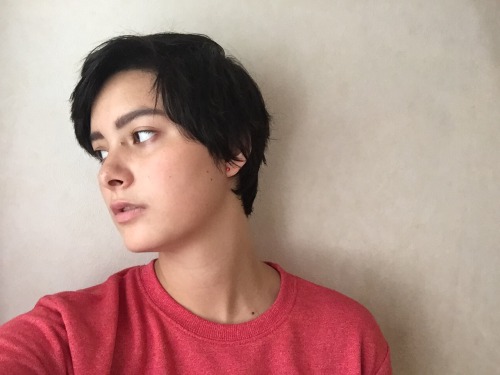 sunpoof:  i’m trying to learn to like my profile