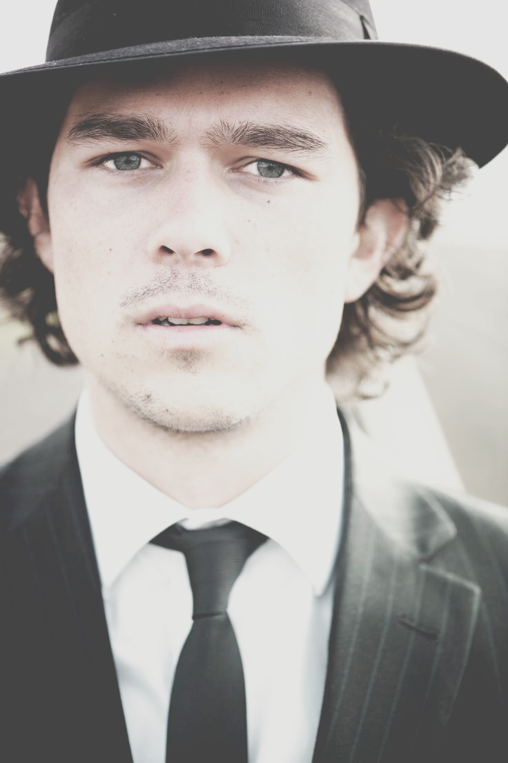 thewalruscaptain:  Luke Arnold 