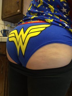 Thickpawgsandwhooties:  (F)Inding Out I’m Wonder Woman