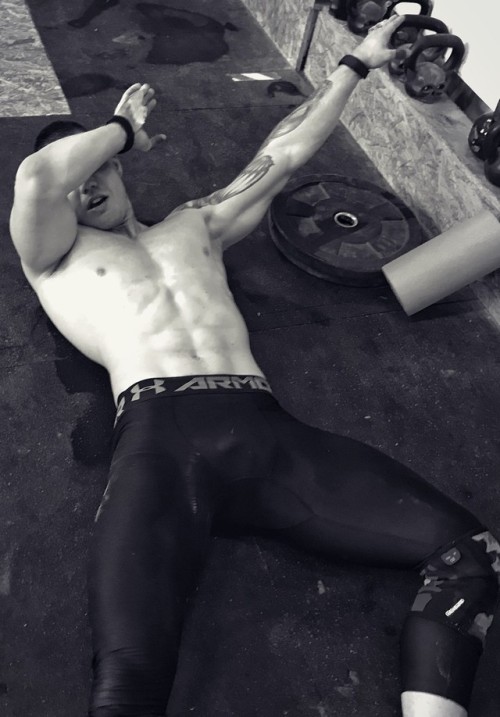 hot-sportsmen: sportswear #rufskin #tights #tightsguy #spandex #lycra #mantights #instagay #gaystagr