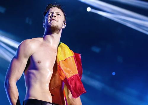 mariedawn: theholleywoodsigns:  gar-dev-oir-s:  i mean…. i guess imagine dragons is as good as everyone says…..  Dan Reynolds really woke up that day and thought “I’m gonna give the gays everything they want”    Bit of background to this, Dan