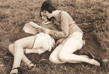 jade-cooper:  muffdiver:  kawaiinchesters:  really old vintage photos of homosexual couples  See the rest, they’re all amazing.   !!! 