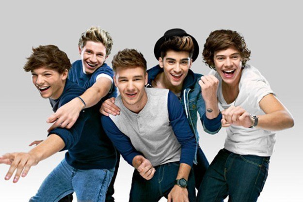 Grupo da banda One Direction está processando marca de preservativos
Segundo informações do Daily Mail, a empresa Rip N Roll, criou uma linha de camisinhas com integrantes do One Direction estampados nelas.