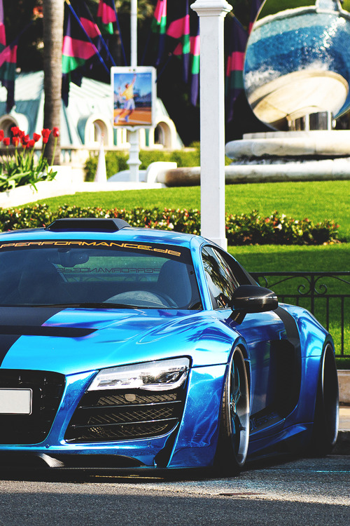 6speedhaven:  Blue Chrome R8 
