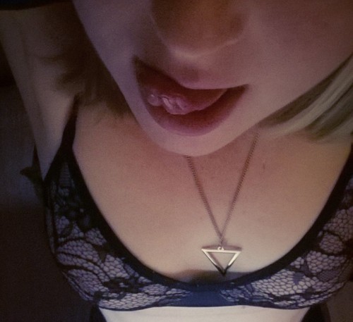 myhotsluts:  Study is not going well. All I can think about is how badly I want your cock in my mouth (f)