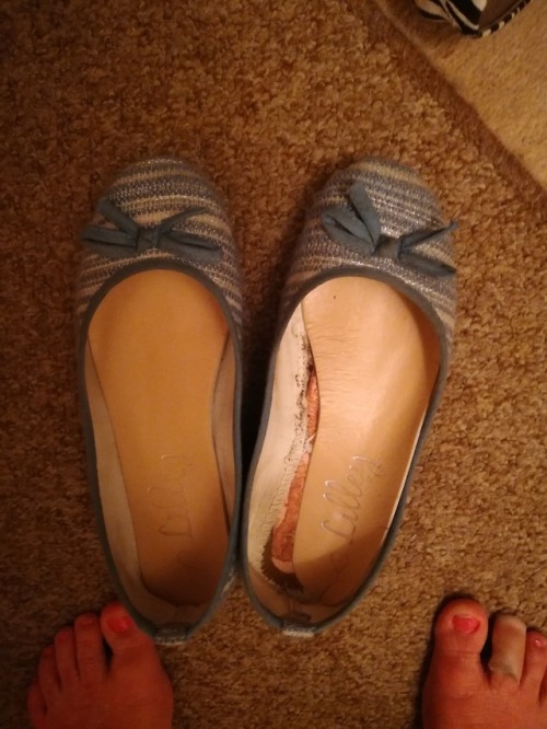 My feet got so sweaty in these over the last day or so that they melted the glue! Think I&rsquo;