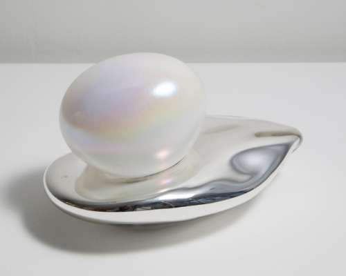 jennyhoelzer:
“ Jeff Zimmerman, ‘Unique Sculpture with Pearlescent Orb and Hand-Blown Mirrorized Glass,’ 2015
”