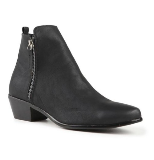 These boots are also on sale for $5 on CottonOn.com and come in black and grey. Shipping is $6 for o