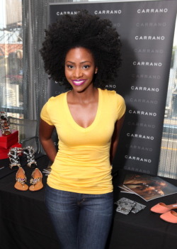 curvesincolor:  Teyonah Parris. 