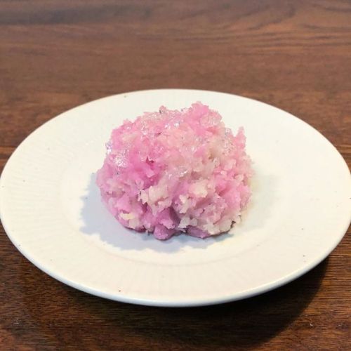 ★ Jul. 27, 2019 Shogetsu, Kyoto: nadeshiko (fringed pink) ——– ‘Kinton’-type Japanese cake stuffed wi