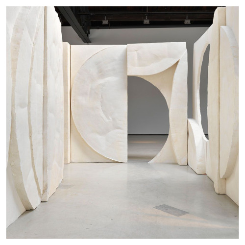 styletaboo:  Thomas Houseago - Moun Room [2014]