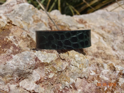 allkinshop: alligatorkin for anon  black/green cuff bracelet -  $25.00 wall decal -  