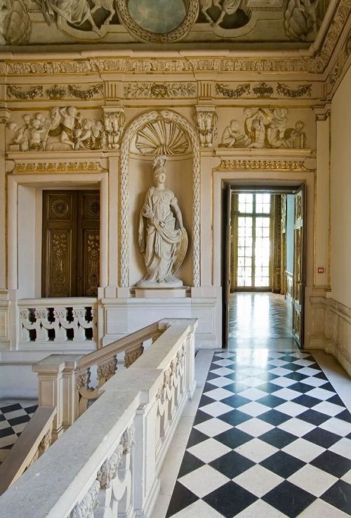 centuriesbehind: Hotel de Lauzun, Paris
