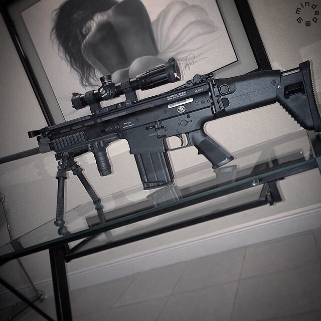 gunfanatics:  Photo By @9Minded   Because chicks dig scars #scar17 @geissele #superscar